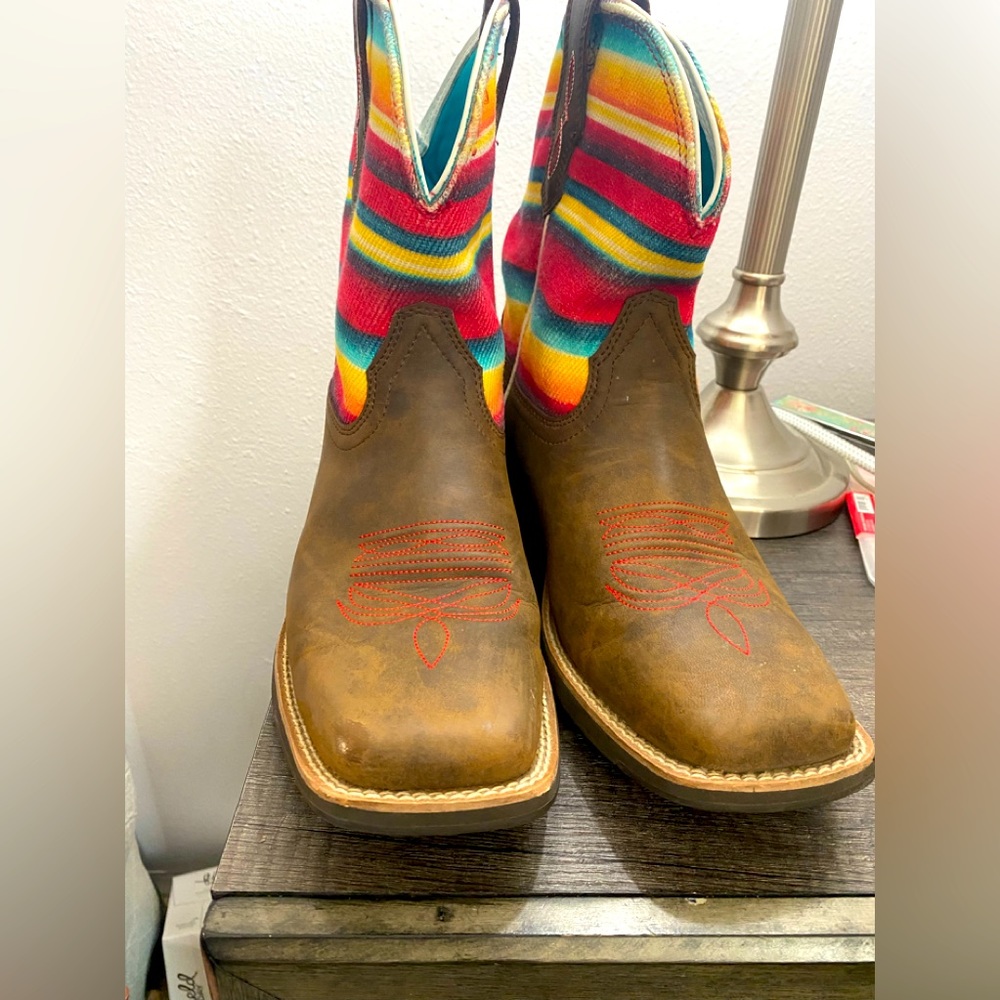 Ariat Rosie serape print boots size 11B